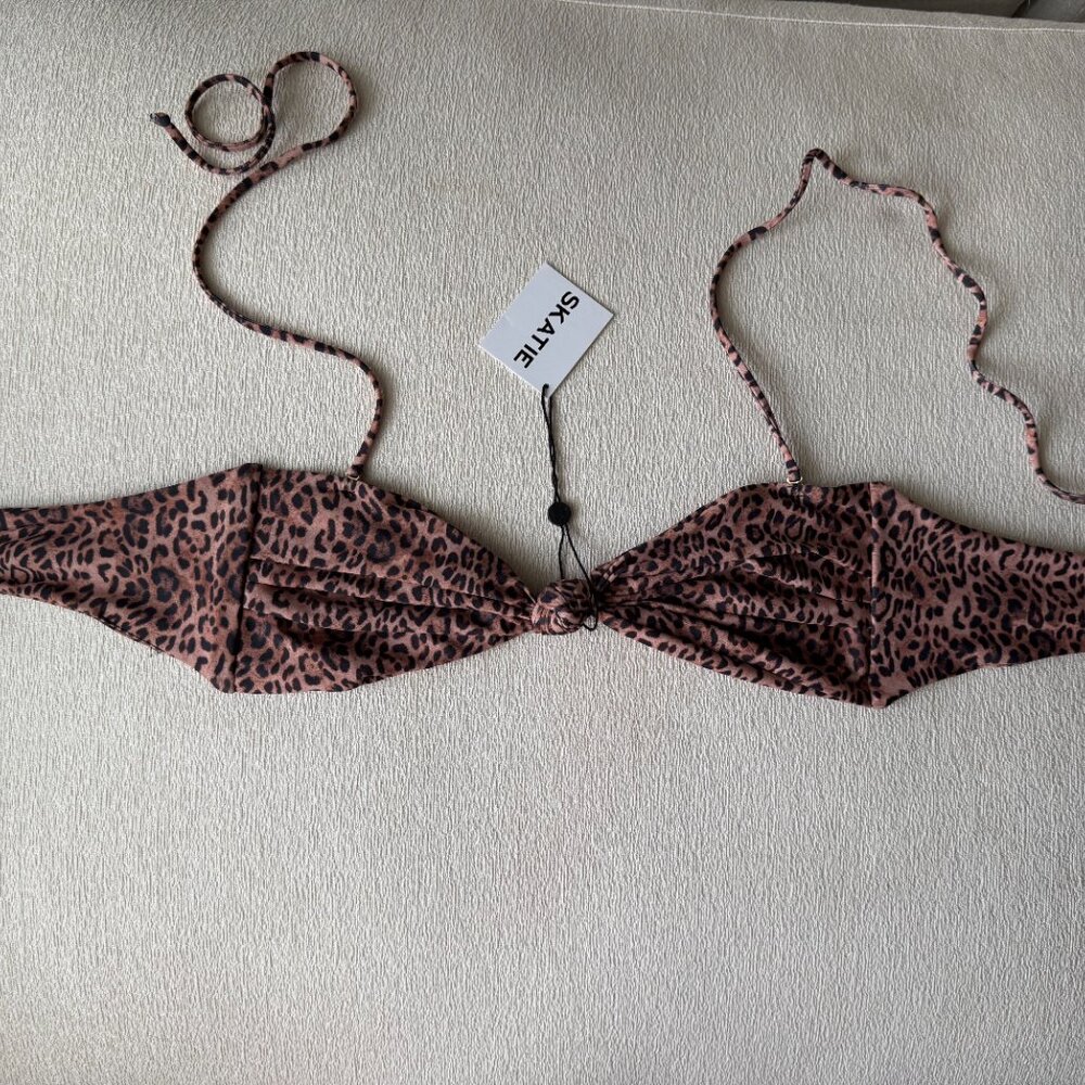 Skatie Lyndi Bikini Top in Kualoa Leopard Print Size Medium
